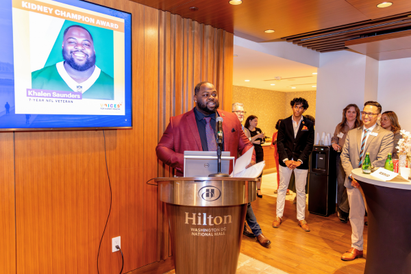 Khalen Saunders accepting NKF's kidney award
