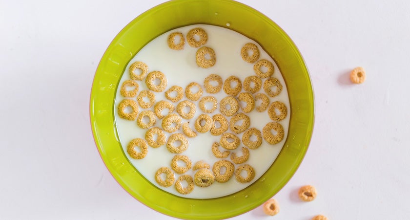 How Much Cereal & Milk Should You Have for Breakfast