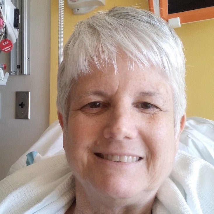 Roseanne Bell tras la operación de trasplante de riñón