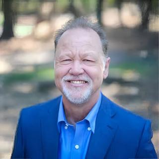 Derek Forfang Headshot