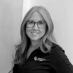 Nicole Scharf Headshot