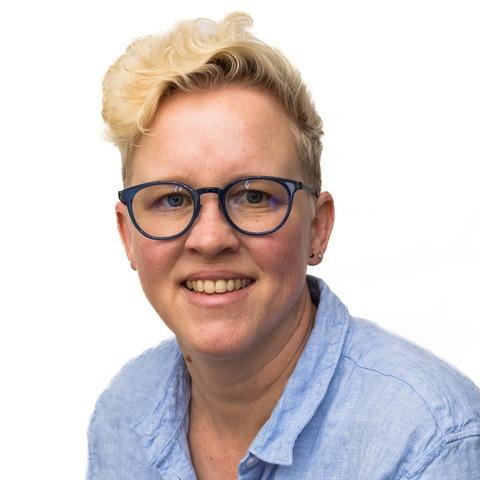lydia-johnson-sandra-coorough-award-for-sw-in-home.jpg