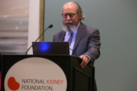 El Dr. Robert Montgomery, director del Instituto de Trasplantes de NYU Langone, en su intervención